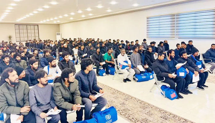 লিবিয়া থেকে পাচারের শিকার ১৭০ বাংলাদেশি দেশে ফিরলেন লিবিয়া থেকে পাচারের শিকার ১৭০ বাংলাদেশি দেশে ফিরলেন