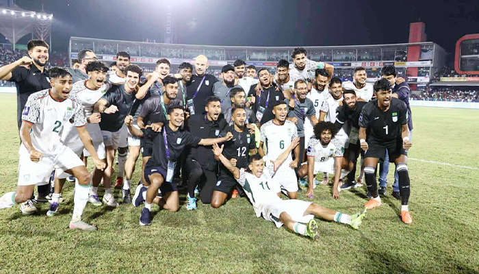 ২ কোটি টাকা পুরস্কার পাচ্ছেন হামজা-জামালরা ২ কোটি টাকা পুরস্কার পাচ্ছেন হামজা-জামালরা