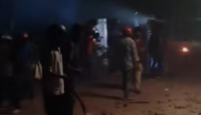 সিরাজগঞ্জে আধিপত্য নিয়ে সংঘর্ষ, আহত অর্ধশতাধিক সিরাজগঞ্জে আধিপত্য নিয়ে সংঘর্ষ, আহত অর্ধশতাধিক