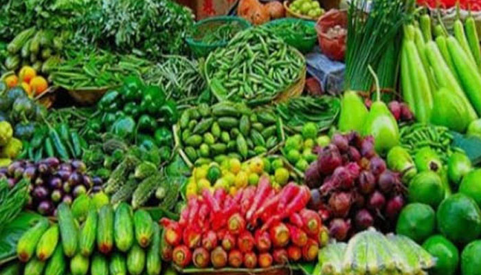 চুয়াডাঙ্গায় সবজির বাজার ঊর্ধ্বমুখী, দিশেহারা নিম্ন ও মধ্যবিত্ত ক্রেতারা চুয়াডাঙ্গায় সবজির বাজার ঊর্ধ্বমুখী, দিশেহারা নিম্ন ও মধ্যবিত্ত ক্রেতারা