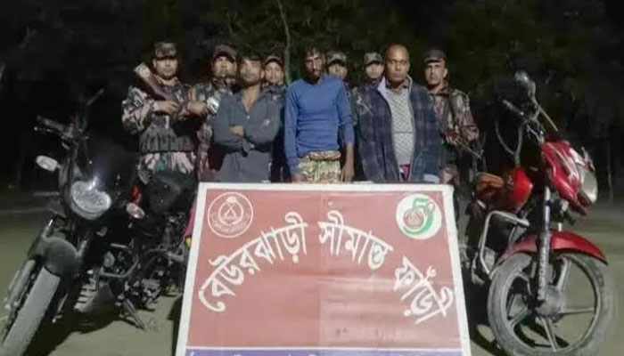 ঠাকুরগাঁও সীমান্তে মাদক ও নিষিদ্ধ ওষুধসহ আটক ৩ ঠাকুরগাঁও সীমান্তে মাদক ও নিষিদ্ধ ওষুধসহ আটক ৩