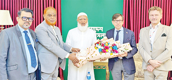 জামায়াতে ইসলামীর আমিরের সঙ্গে সৌজন্য সাক্ষাৎ করেন ঢাকায় ফ্রান্সের নতুন রাষ্ট্রদূত