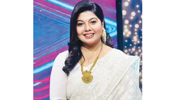 ‘অনেক সাধের ময়না’ উপস্থাপনায় লাবণ্যের চমকপ্রদ সাড়া ‘অনেক সাধের ময়না’ উপস্থাপনায় লাবণ্যের চমকপ্রদ সাড়া