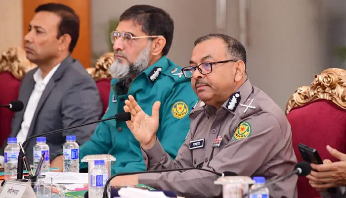 নাশকতাকারীদের ঢাকায় অবাঞ্ছিত ঘোষণা করা হবে: ডিএমপি কমিশনার নাশকতাকারীদের ঢাকায় অবাঞ্ছিত ঘোষণা করা হবে: ডিএমপি কমিশনার