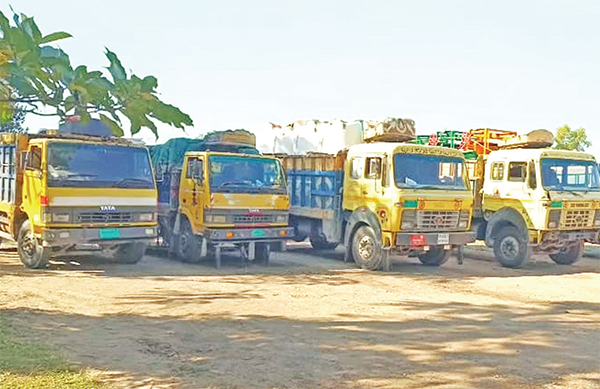 অনির্দিষ্টকালের জন্য ভারতে মাছ রপ্তানি বন্ধ অনির্দিষ্টকালের জন্য ভারতে মাছ রপ্তানি বন্ধ