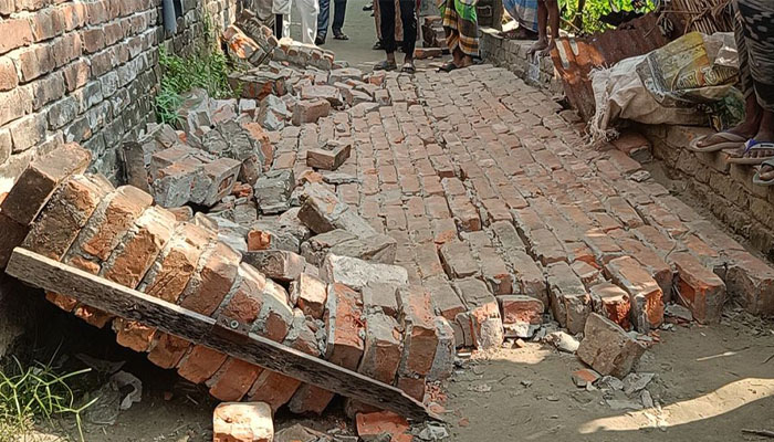 নারায়ণগঞ্জে ভূমিকম্পে দেয়াল ধসে নবজাতকের মৃত্যু নারায়ণগঞ্জে ভূমিকম্পে দেয়াল ধসে নবজাতকের মৃত্যু