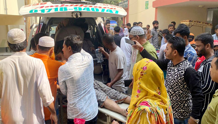 নরসিংদীতে দেয়াল ধসে বৃদ্ধার মৃত্যু, আহত অন্তত অর্ধশত নরসিংদীতে দেয়াল ধসে বৃদ্ধার মৃত্যু, আহত অন্তত অর্ধশত