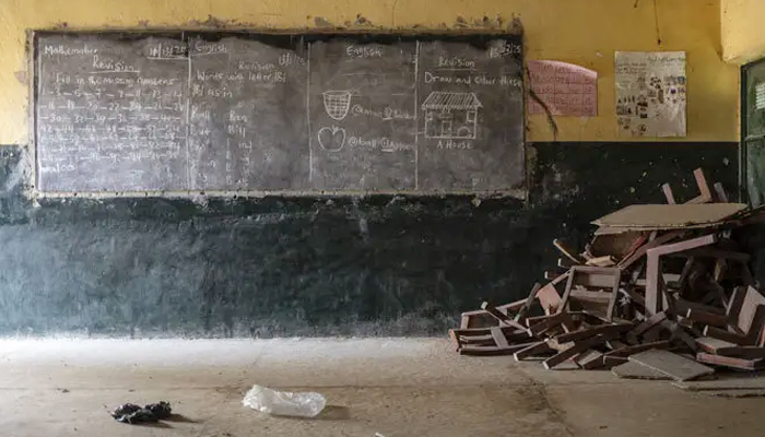 নাইজেরিয়ায় ২২৭ শিক্ষার্থী-শিক্ষককে অপহরণ নাইজেরিয়ায় ২২৭ শিক্ষার্থী-শিক্ষককে অপহরণ