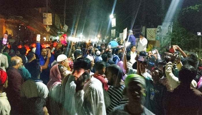 নোয়াখালীর হাতিয়ায় বিএনপির ২ গ্রুপের সংঘর্ষ, আহত ২০ নোয়াখালীর হাতিয়ায় বিএনপির ২ গ্রুপের সংঘর্ষ, আহত ২০