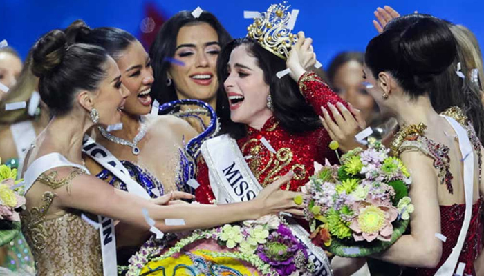 ‘অপমানিত’ ফাতিমার মাথায়ই উঠল মিস ইউনিভার্সের মুকুট ‘অপমানিত’ ফাতিমার মাথায়ই উঠল মিস ইউনিভার্সের মুকুট