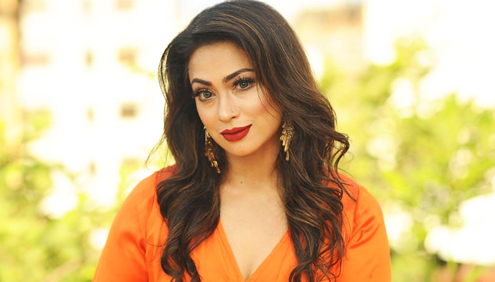 পারিবারিক বিরোধে নিরাপত্তাহীনতায় পপি পারিবারিক বিরোধে নিরাপত্তাহীনতায় পপি