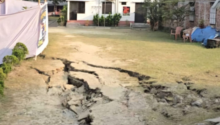 নরসিংদীতে ভূমিকম্পে শতাধিক ক্ষতিগ্রস্ত ভবন শনাক্ত নরসিংদীতে ভূমিকম্পে শতাধিক ক্ষতিগ্রস্ত ভবন শনাক্ত