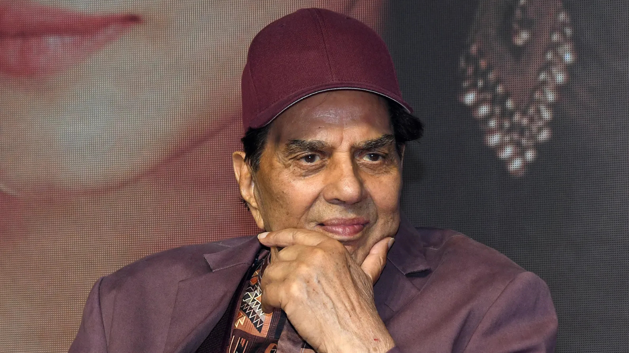 না ফেরার দেশে পাড়ি জমালেন কিংবদন্তি অভিনেতা ধর্মেন্দ্র না ফেরার দেশে পাড়ি জমালেন কিংবদন্তি অভিনেতা ধর্মেন্দ্র