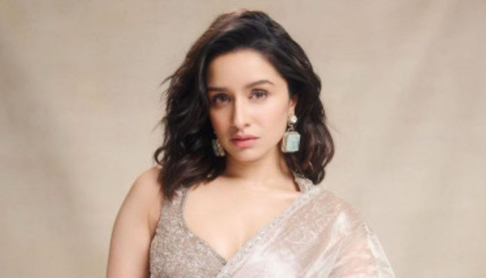 প্রযোজকের ক্ষতির কথাই ভাবলেন শ্রদ্ধা প্রযোজকের ক্ষতির কথাই ভাবলেন শ্রদ্ধা