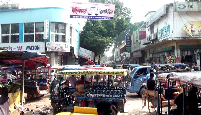 ঐতিহ্যবাহী হাটের অবৈধ দখলমুক্তে ব্যবস্থা নিচ্ছে প্রশাসন