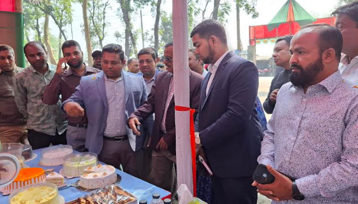 ঈশ্বরদীতে তারুণ্যের উৎসব উদযাপনে পিঠা উৎসব ঈশ্বরদীতে তারুণ্যের উৎসব উদযাপনে পিঠা উৎসব