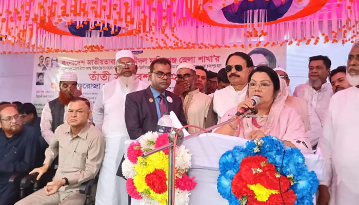 নেতা না হয়ে কর্মী হন: সাটুরিয়ায় রিতা নেতা না হয়ে কর্মী হন: সাটুরিয়ায় রিতা