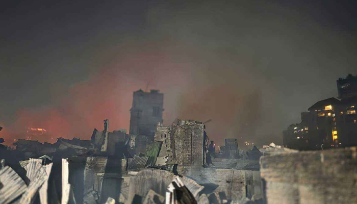 ৫ ঘণ্টা পর নিভলো কড়াইল বস্তির আগুন ৫ ঘণ্টা পর নিভলো কড়াইল বস্তির আগুন