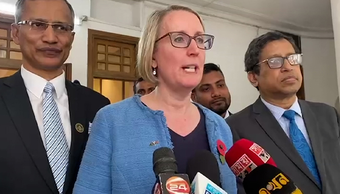 ভিসা জালিয়াতি নিয়ে যুক্তরাজ্যের কড়া সতর্কবার্তা ভিসা জালিয়াতি নিয়ে যুক্তরাজ্যের কড়া সতর্কবার্তা