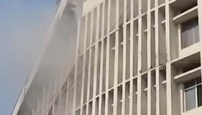 শাহবাগে বাংলাদেশ মেডিকেল হাসপাতালে অগ্নিকাণ্ড শাহবাগে বাংলাদেশ মেডিকেল হাসপাতালে অগ্নিকাণ্ড