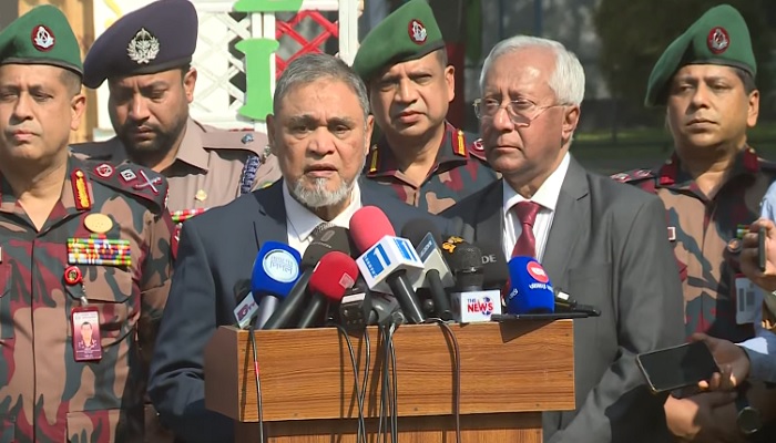 ঝুকিপূর্ণ এলাকায় পরিস্থিতি নিয়ন্ত্রণে থাকবে আলাদা ব্যবস্থা: সিইসি ঝুকিপূর্ণ এলাকায় পরিস্থিতি নিয়ন্ত্রণে থাকবে আলাদা ব্যবস্থা: সিইসি