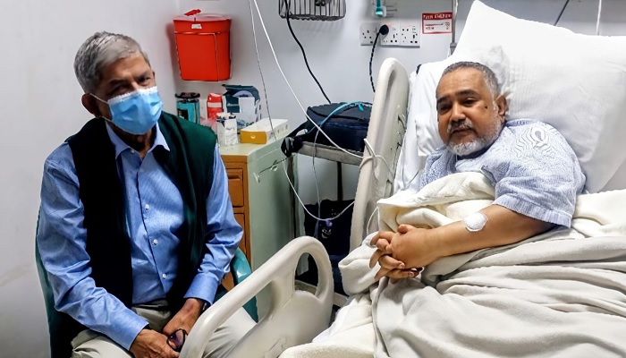 চিকিৎসাধীন ডা. তাহেরকে দেখতে গেলেন মির্জা ফখরুল চিকিৎসাধীন ডা. তাহেরকে দেখতে গেলেন মির্জা ফখরুল