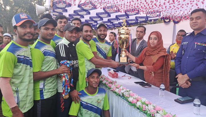 রাজবাড়ীতে টি-১০ ক্রিকেট টুর্নামেন্টে চ্যাম্পিয়ন গোয়ালন্দ রাজবাড়ীতে টি-১০ ক্রিকেট টুর্নামেন্টে চ্যাম্পিয়ন গোয়ালন্দ