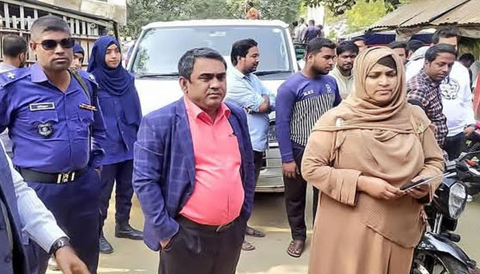 জীবননগরে দুই প্রতিষ্ঠানকে ২০ হাজার টাকা জরিমানা জীবননগরে দুই প্রতিষ্ঠানকে ২০ হাজার টাকা জরিমানা