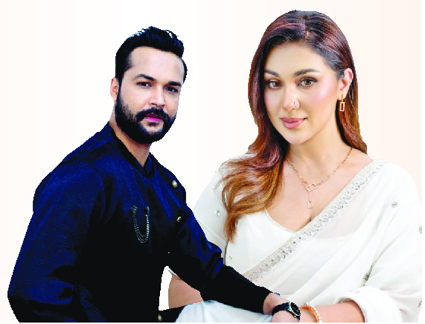 আদরকে নিয়ে ফিরছেন অপু আদরকে নিয়ে ফিরছেন অপু