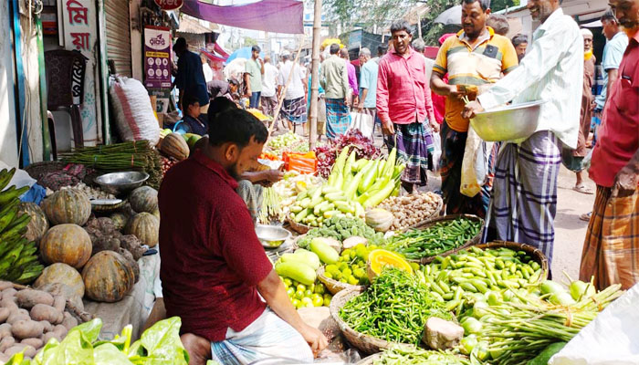 সবজির দাম বাড়তি, পেঁয়াজে স্বস্তি, স্থিতিশীল ডিম–মুরগি সবজির দাম বাড়তি, পেঁয়াজে স্বস্তি, স্থিতিশীল ডিম–মুরগি