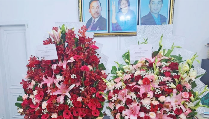 খালেদা জিয়ার সুস্থতা কামনায় ফুল পাঠিয়েছেন পাকিস্তানের প্রধানমন্ত্রী খালেদা জিয়ার সুস্থতা কামনায় ফুল পাঠিয়েছেন পাকিস্তানের প্রধানমন্ত্রী