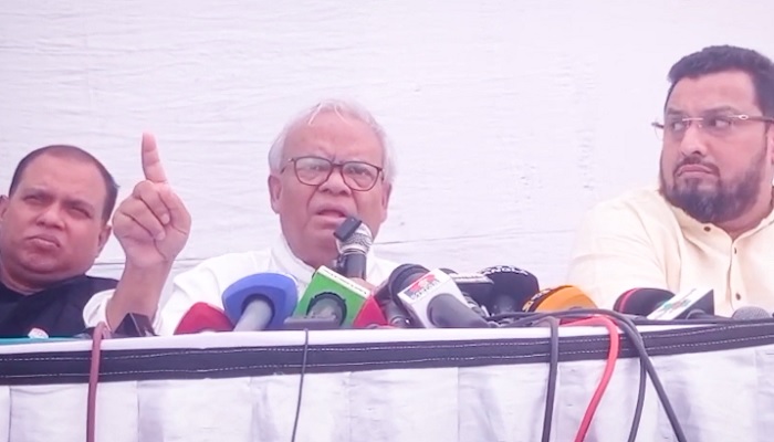 খালেদা জিয়াকে পথের কাঁটা মনে করতেন শেখ হাসিনা: রিজভী খালেদা জিয়াকে পথের কাঁটা মনে করতেন শেখ হাসিনা: রিজভী