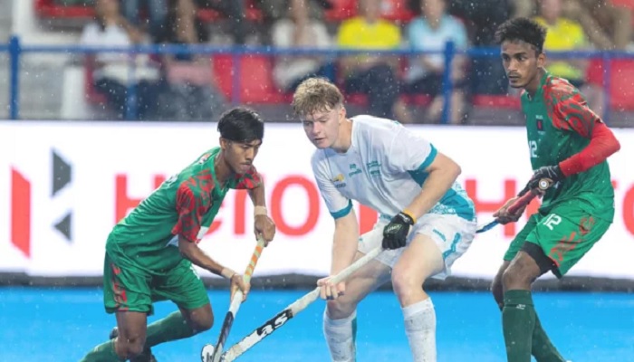 অস্ট্রেলিয়ার কাছে হারল বাংলাদেশ, বিফলে আমিরুলের হ্যাটট্রিক অস্ট্রেলিয়ার কাছে হারল বাংলাদেশ, বিফলে আমিরুলের হ্যাটট্রিক