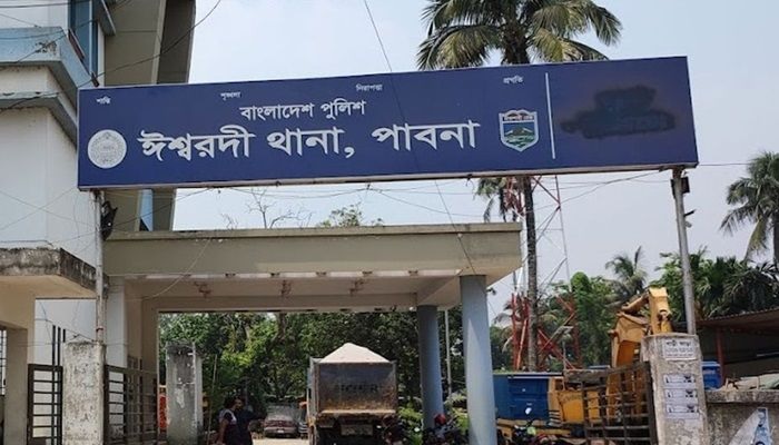 ঈশ্বরদীতে জামায়াত-বিএনপির সংঘর্ষ: পাল্টাপাল্টি মামলা ও বিক্ষোভ মিছিল