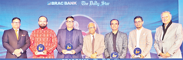 আইসিটি অ্যাওয়ার্ড পেল তিন ব্যক্তি ও চার প্রতিষ্ঠান