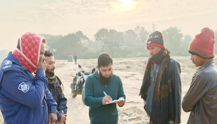 দুর্গাপুরে সোমেশ্বরী নদীতে বালু উত্তোলন, ২ জনের কারাদণ্ড