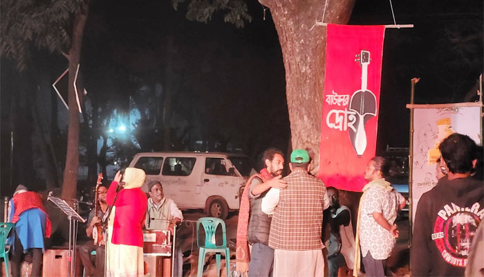 জাবিতে রাতভর উচ্চশব্দে গান: প্রক্টরকে হুমকি, জাকসু নেতাকে গালি