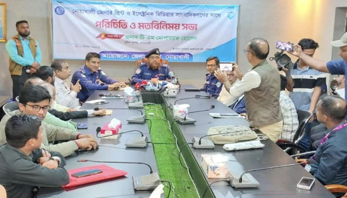 নোয়াখালীতে সাংবাদিকদের সঙ্গে নবাগত পুলিশ সুপারের মতবিনিময়