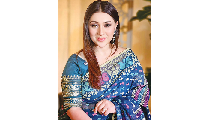 শাকিব খানের পরামর্শে যা বললেন অপু বিশ্বাস শাকিব খানের পরামর্শে যা বললেন অপু বিশ্বাস