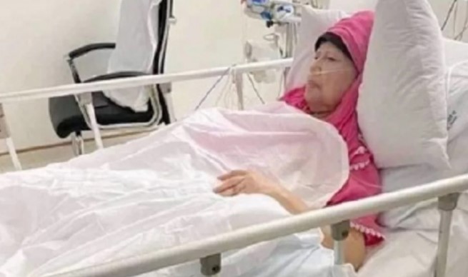 খালেদা জিয়াকে দেখতে হাসপাতালে তিন বাহিনীর প্রধান