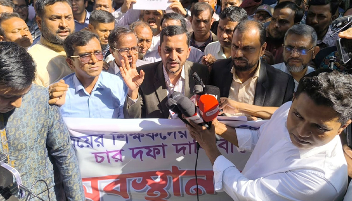 কর্মবিরতি স্থগিত করলেন মাধ্যমিক শিক্ষকরা