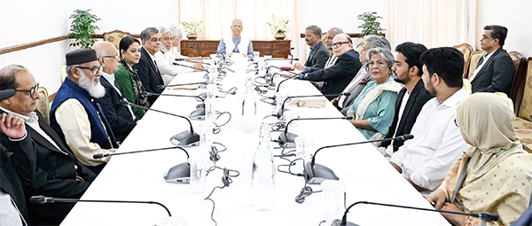 বিশেষ সভায় সভাপতিত্ব করেন প্রধান উপদেষ্টা