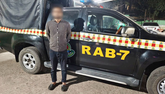 চট্টগ্রামে হত্যা মামলার প্রধান আসামি আবুল হোসেন গ্রেপ্তার