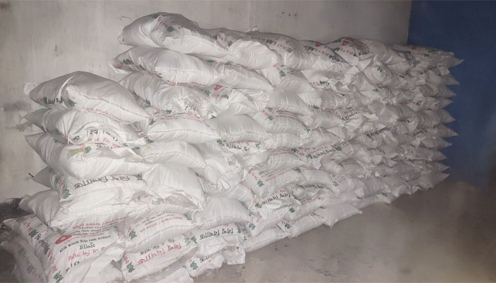 নওগাঁয় ইউনিয়ন বিএনপি নেতার গুদাম থেকে ১৪৯ বস্তা সার জব্দ