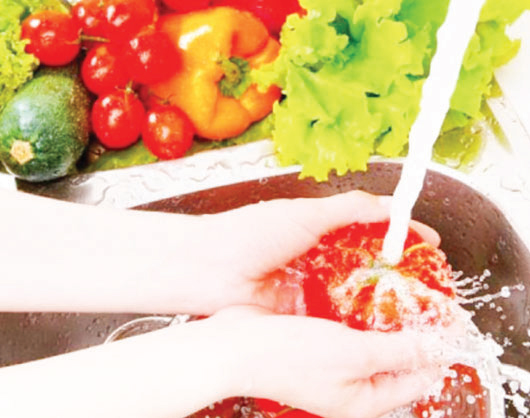 সবজি পরিষ্কার যে পানিতে