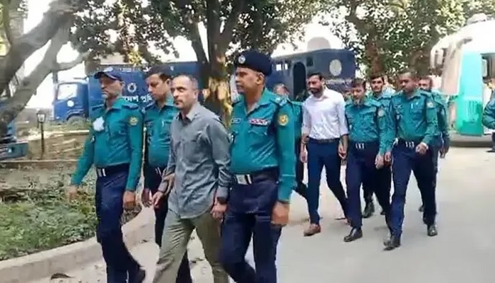 রামপুরায় ২৮ হত্যা: ২ সেনা কর্মকর্তাকে ট্রাইব্যুনালে হাজির