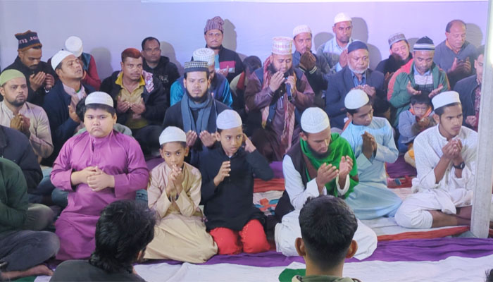 খালেদা জিয়ার সুস্থতা কামনায় তাজহাট থানায় দোয়া মাহফিল