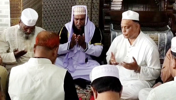 বেগম খালেদা জিয়ার আরোগ্য কামনায় রাজবাড়ীতে দোয়া ও মিলাদ বেগম খালেদা জিয়ার আরোগ্য কামনায় রাজবাড়ীতে দোয়া ও মিলাদ