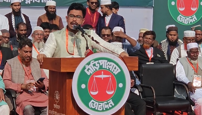 দেশের মাটি ও ভাষাকে ধারণ করেই রাজনীতি করতে হবে: সাদিক কায়েম দেশের মাটি ও ভাষাকে ধারণ করেই রাজনীতি করতে হবে: সাদিক কায়েম