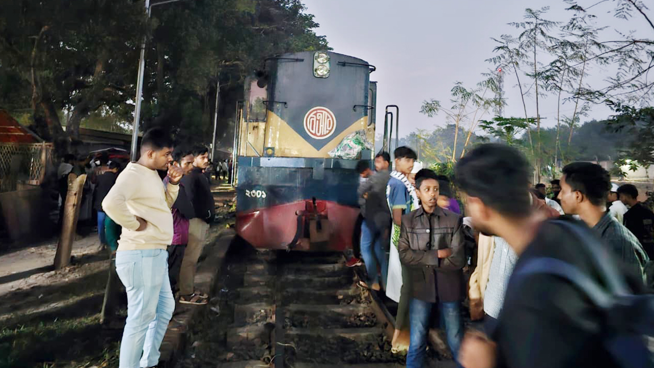 বলাকা কমিউটারের ইঞ্জিন বিকল, ঢাকা-ময়মনসিংহ রুটে ট্রেন চলাচল বন্ধ বলাকা কমিউটারের ইঞ্জিন বিকল, ঢাকা-ময়মনসিংহ রুটে ট্রেন চলাচল বন্ধ